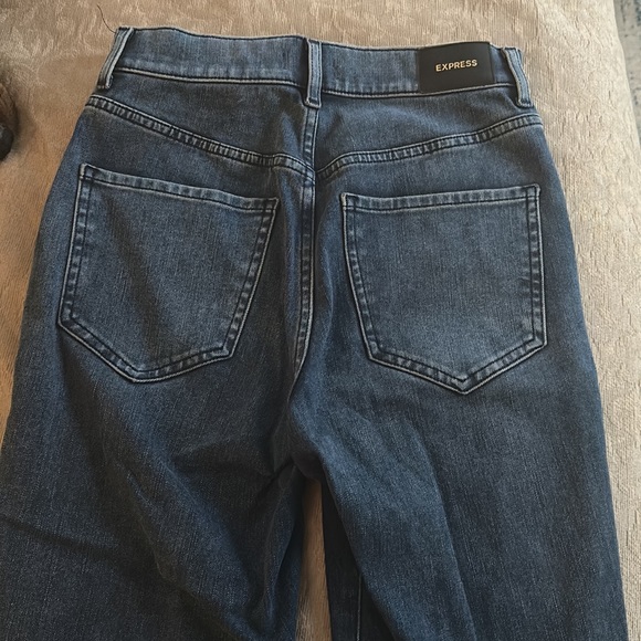 Express slim fit jean with split hem ankle - Picture 4 of 5